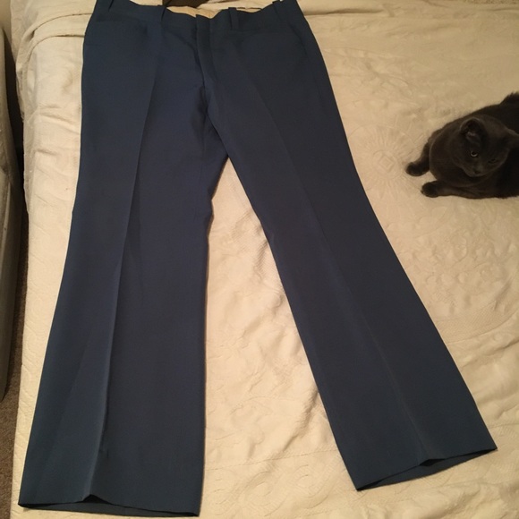 Classy Suit Sz in Pictures - Picture 5 of 10